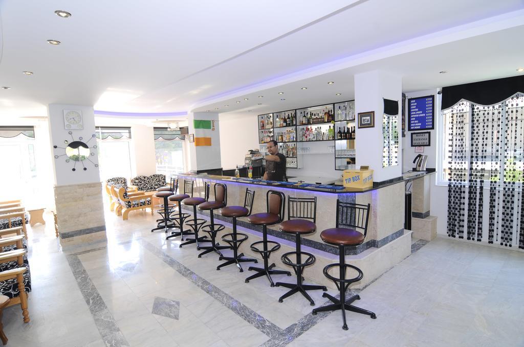 Altinbas Apart Hotel Kuşadası Buitenkant foto