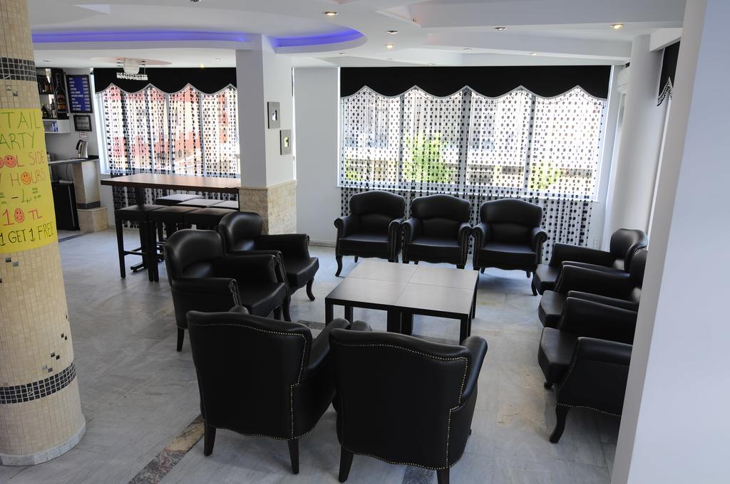 Altinbas Apart Hotel Kuşadası Buitenkant foto
