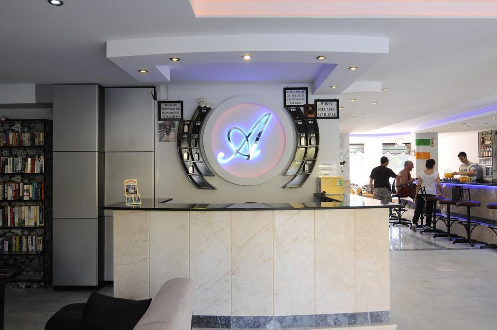 Altinbas Apart Hotel Kuşadası Buitenkant foto