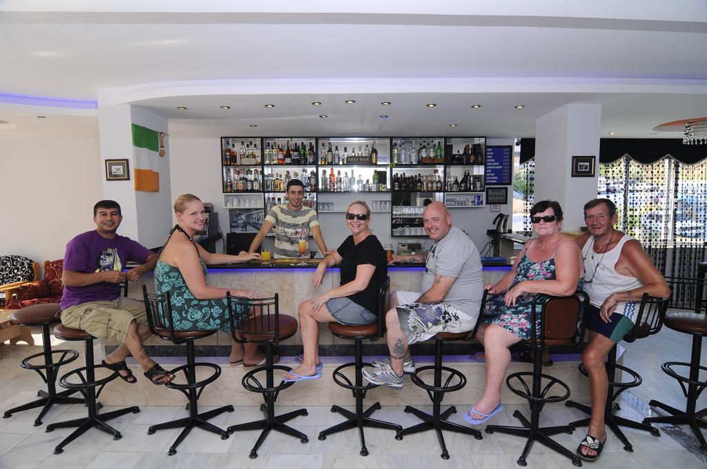 Altinbas Apart Hotel Kuşadası Kamer foto