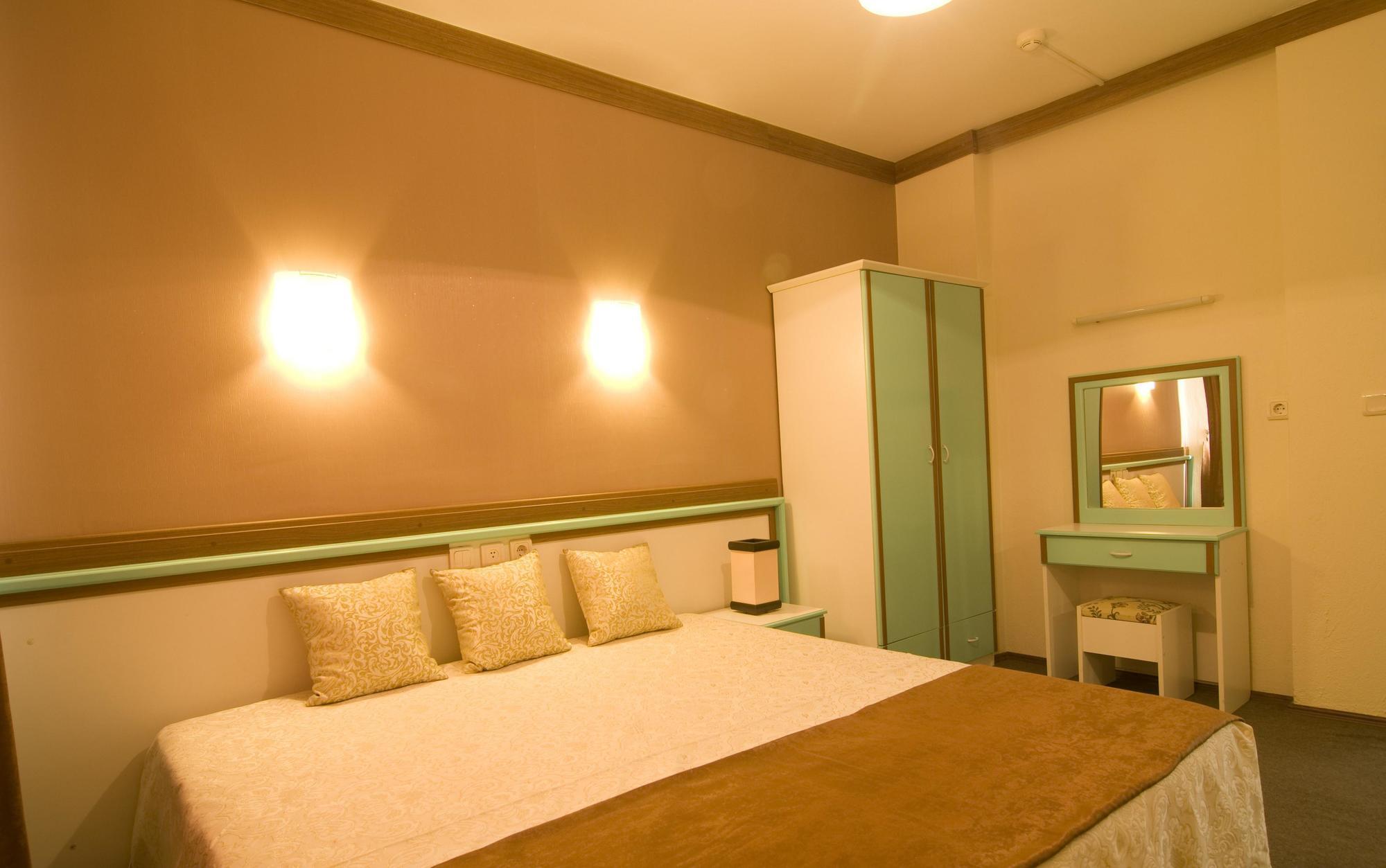 Altinbas Apart Hotel Kuşadası Buitenkant foto