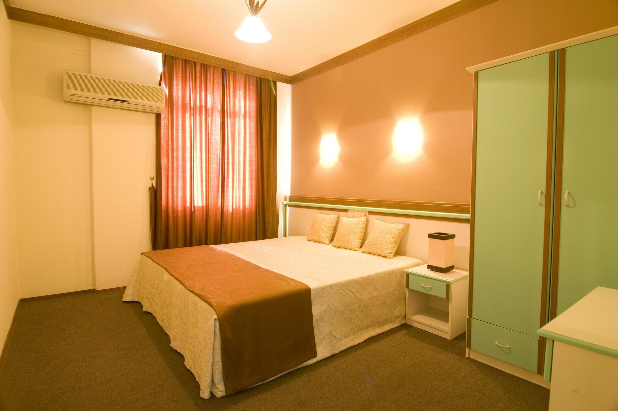 Altinbas Apart Hotel Kuşadası Buitenkant foto