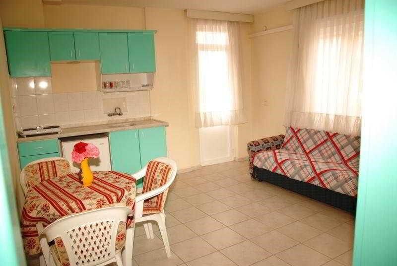 Altinbas Apart Hotel Kuşadası Buitenkant foto